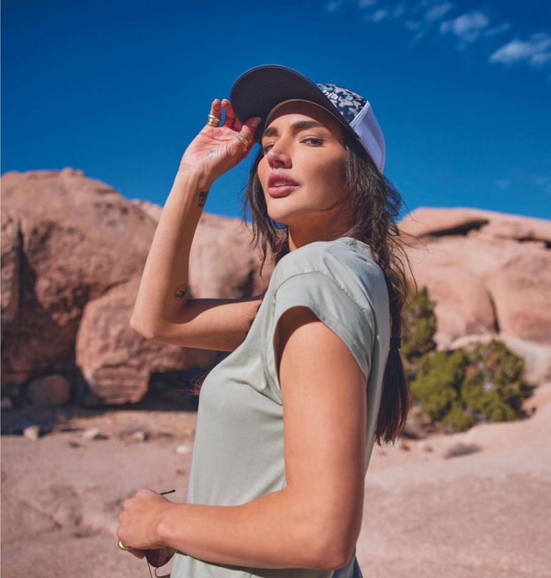 Columbia Boundless Beauty Women's T-Shirt Green | UWXBRA-186