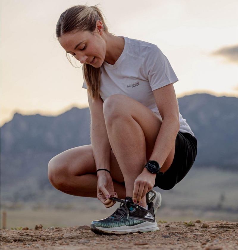 Columbia Endless Trail Running Tech Women's T-Shirt White | DCNEOG-350