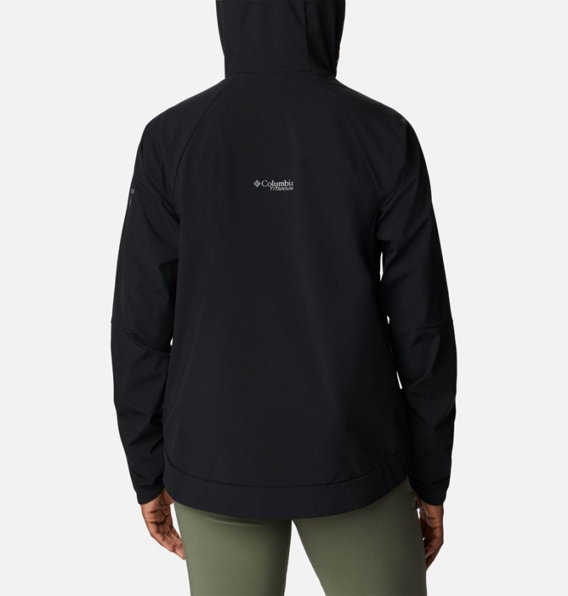 Columbia Platinum Peak Women's Softshell Jackets Black | QCLVDU-098