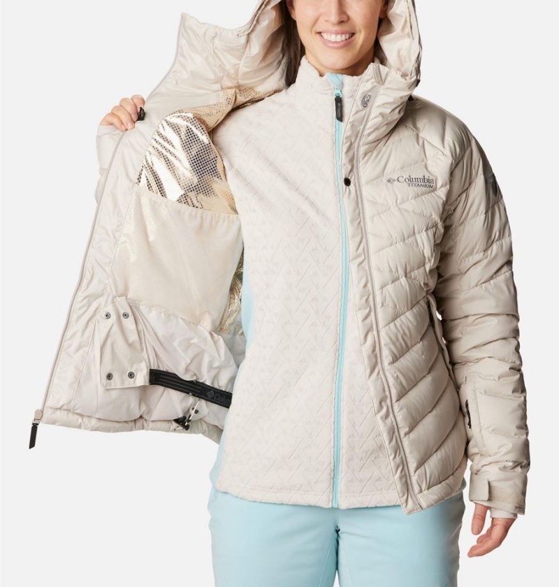Columbia Roaring Fork Women's Puffer Jacket White | VFHNLM-135