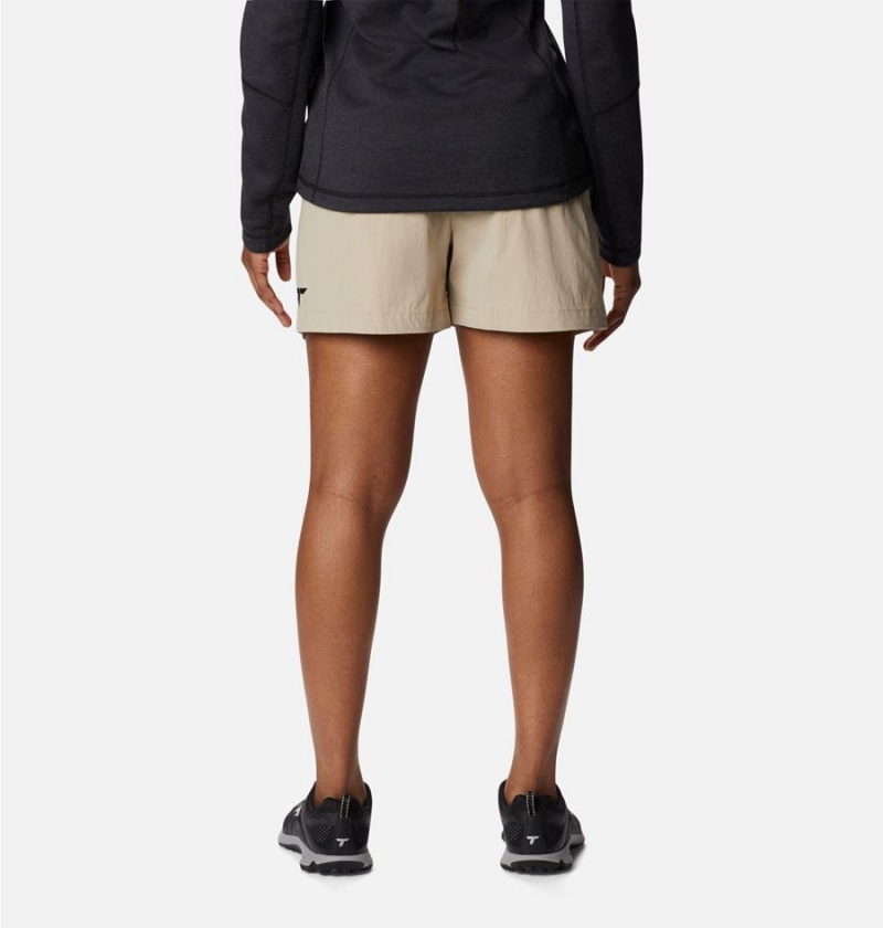 Columbia Titan Pass Lightweight Women's Shorts Khaki | GOTNXP-047