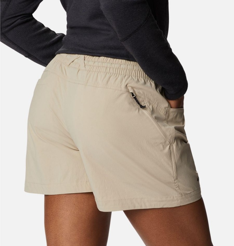 Columbia Titan Pass Lightweight Women's Shorts Khaki | GOTNXP-047